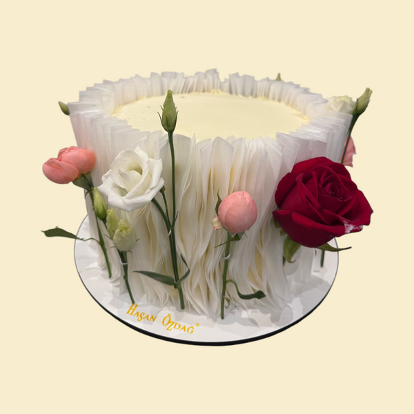 Papierblüten Torte – Essbare Poesie mit Rosen