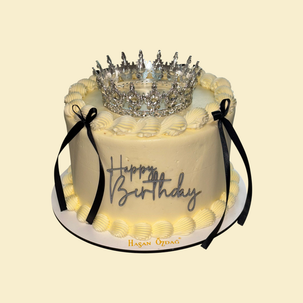 Birthday Queen Torte – mit silberner Krone und Schleifen