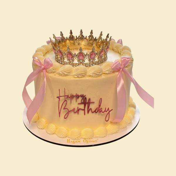 Birthday Queen Torte – mit rosener Krone und Schleifen