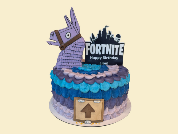 Fortnite Torte mit bunter Spritzdeko