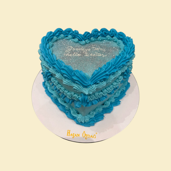 Vintage Herz-Geburtstagstorte in blau Tönen