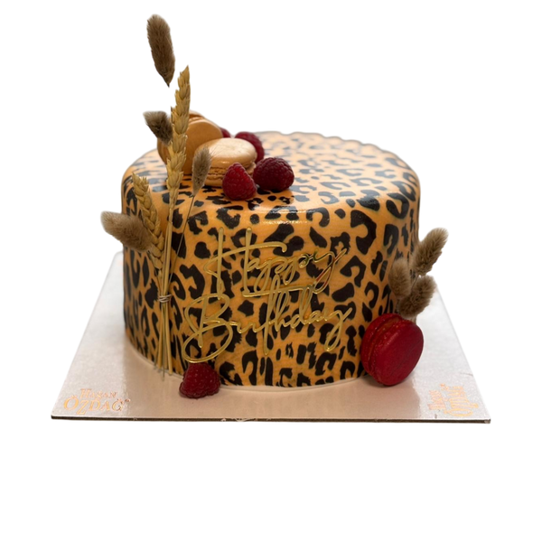 Torte mit Leopard Mustern und Happy Birthday Aufstecker