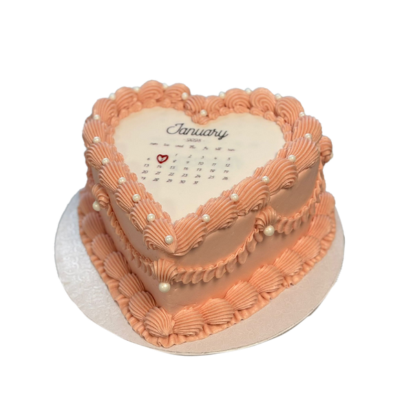 Herzförmige Coquette-Torte mit Kalender
