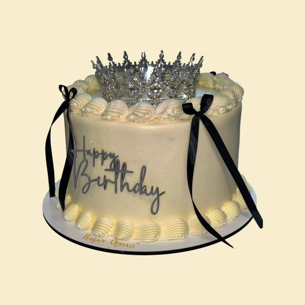 Birthday Queen Torte – mit silberner Krone und Schleifen
