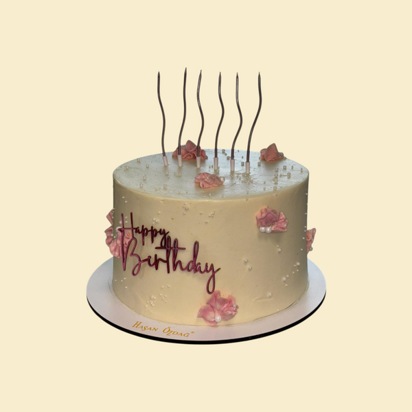 Elegante Blütentorte mit Perlen & Schriftzug