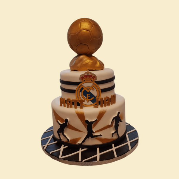 2  stöckige Torte mit Real Madrid Logo und Fussball in Gold