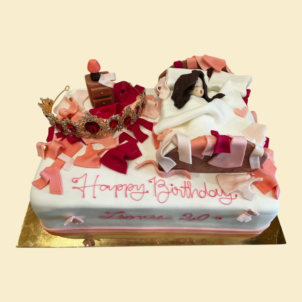 Birthday Princess Torte – Sleeping Beauty-Torte mit Krone & Bettdeko