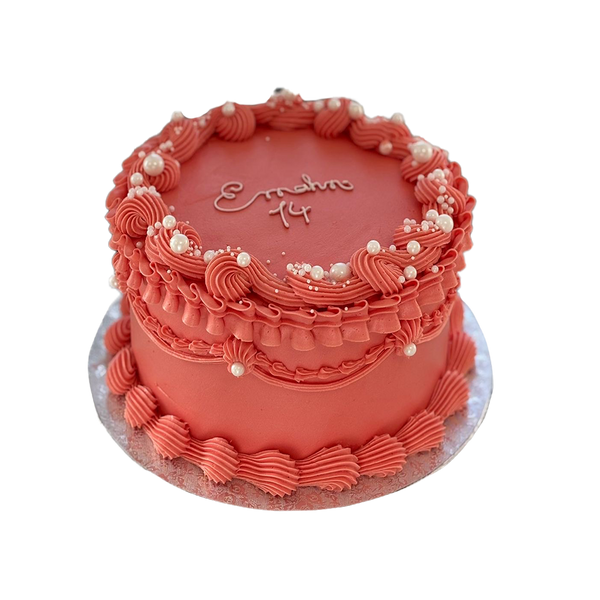 alt-rosa Coquette-Torte mit Perlen
