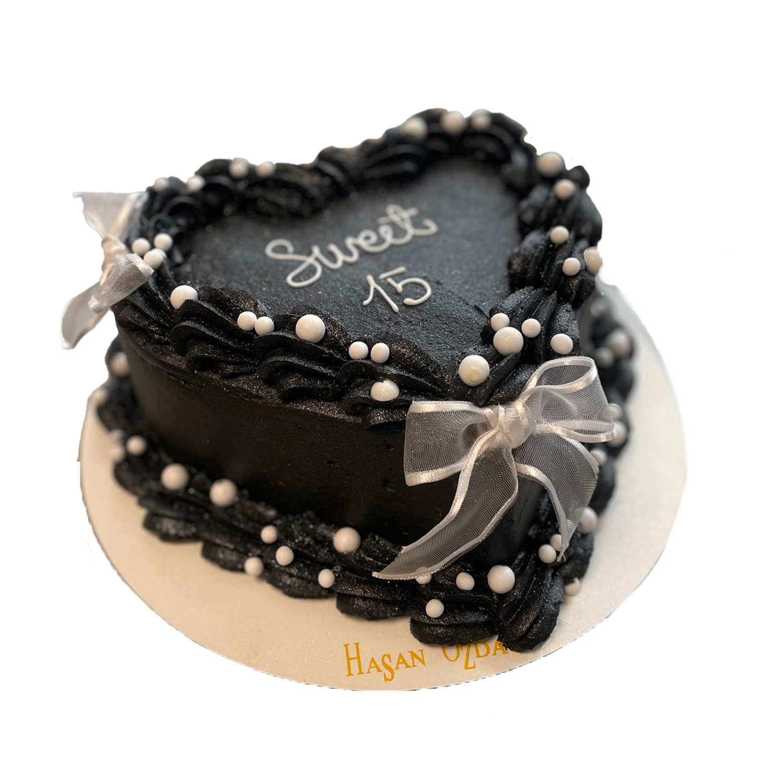 Herztorte Schwarz mit weißen Perlen und Schleifen Herztorte Schwarz mit weißen Perlen und Schleifen