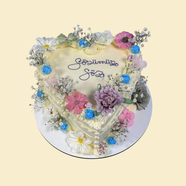 öz Torte – Verlobungstorte mit Blüten