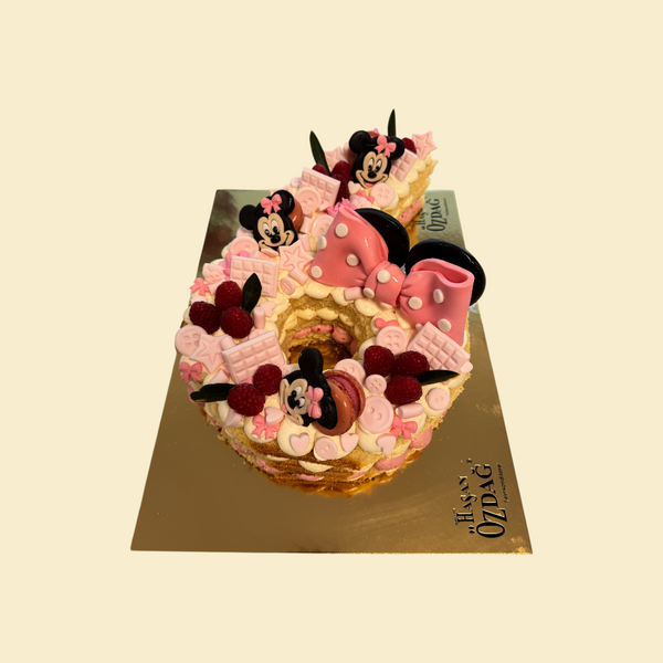Naked Torte Zahl 6 Minnie Maus