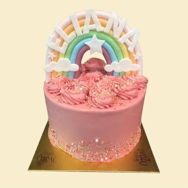 Rosa Torte mit Regenbogen und Namen