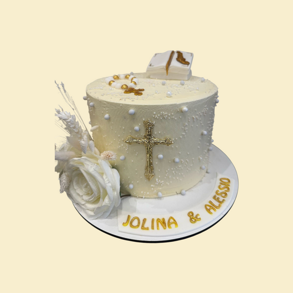 Elegante Tauftorte mit Goldkreuz & Rosenkranz