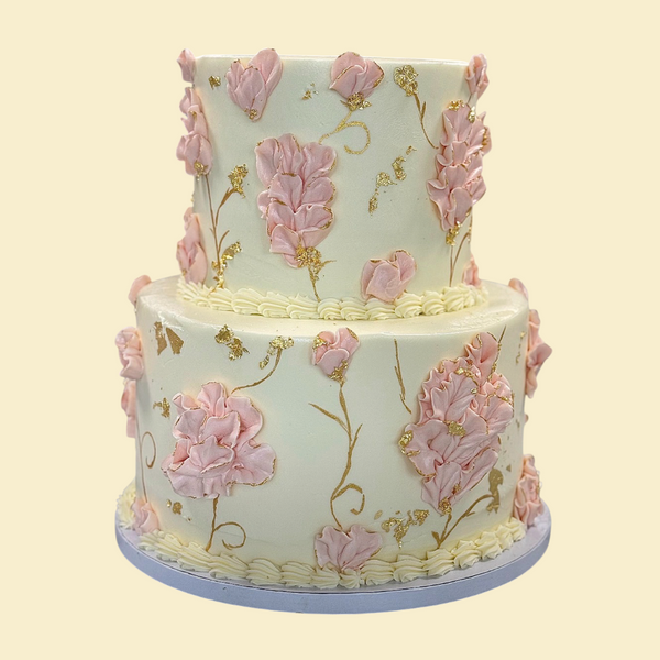 Romantische zweistöckige  Buttercreme-Torte mit 3D-Blüten & Gold