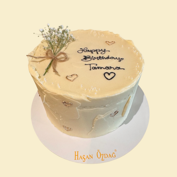 Minimalist Birthday Cake – Vintage Creme