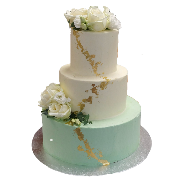 3 Etagen Hochzeitstorte mint und weiß mit Blattgold und weißen Rosen