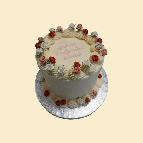 Birthday Cake „Rosenzauber“ – Elegante Geburtstagstorte mit Blütendekor