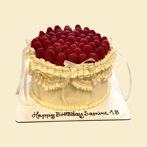 Himbeerentorte mit Schleifen