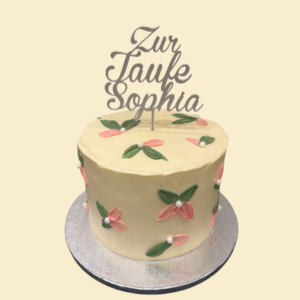 Buttercreme-Tauftorte mit personalisiertem Topper, Blüten & Perlendekor