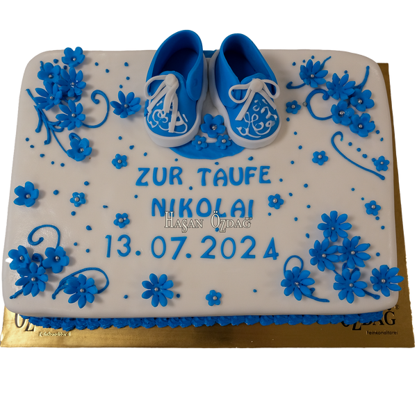 Tauftorte Blau mit Schuhen