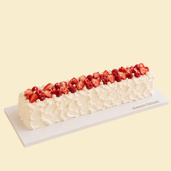 Sahne Beeren Torte mit Puddingfüllung rechteckig