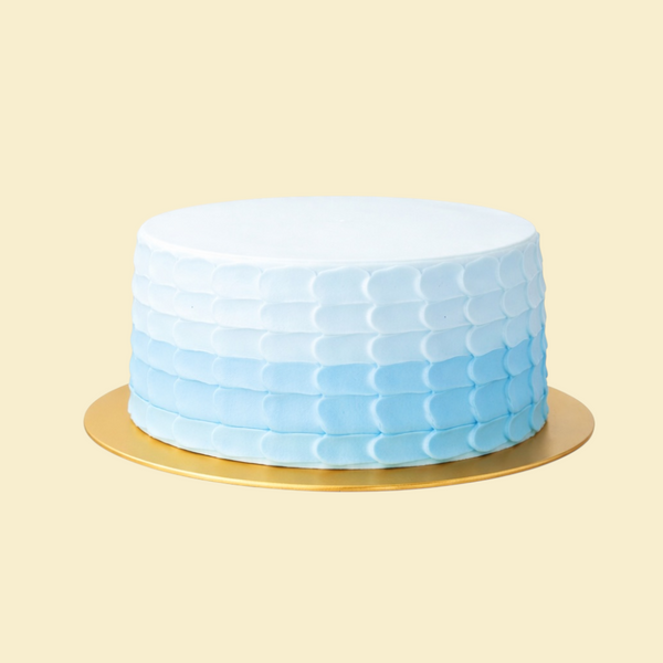 Baby Smash Cake „Blue Ombre Scale“ – Geburtstagstorte in Blau mit Sahne & Puddingfüllung