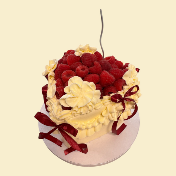 Raspberry Bow Cake – Himbeer-Torte