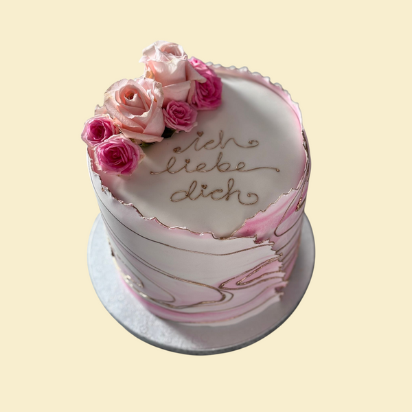 Valentinstags Rosé Gold Liebestorte mit Rosen
