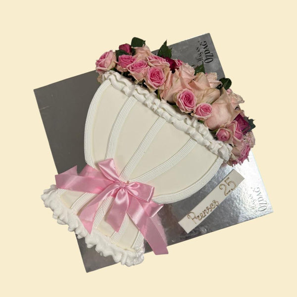 Blumentorte mit Rosen & Schleife