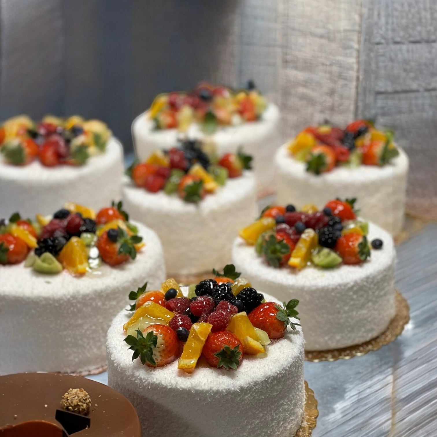 Kokos Obst Torte mit Kokos Flocken