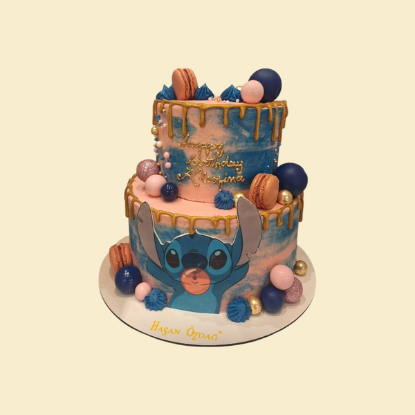 Stitch Geburtstags-Torte – Zweistöckig mit Macarons & Gold-Drip