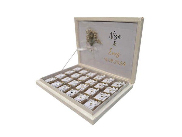 Golden Love – Personalisierte Hochzeits-Schokoladenbox (24Stück)