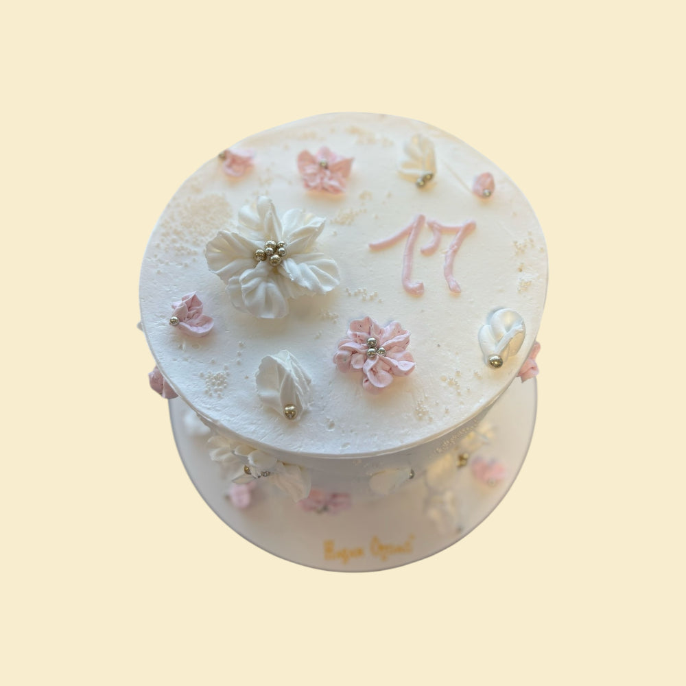 Elegante Blütentorte mit Initialen / Puddingfüllung und Sahnecreme( Krem Santi)