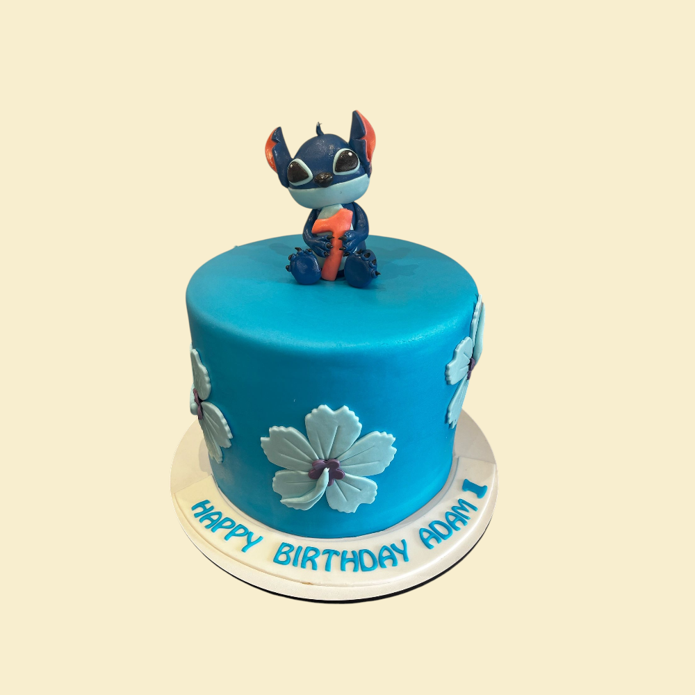 Stitch-Torte in Blau – 1. Geburtstagstorte mit Figur & Blumen-Dekor