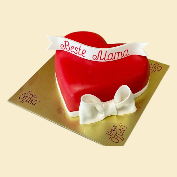 Herz-Torte „Beste Mama“ mit rotem Fondant und Schleife