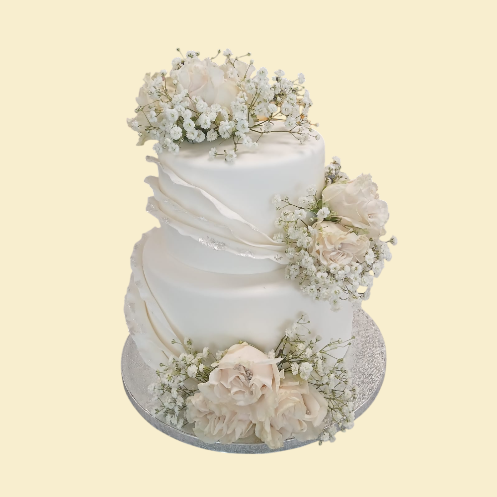 Romantische Hochzeitstorte mit Schleierkraut & Rosen – 2-stöckig