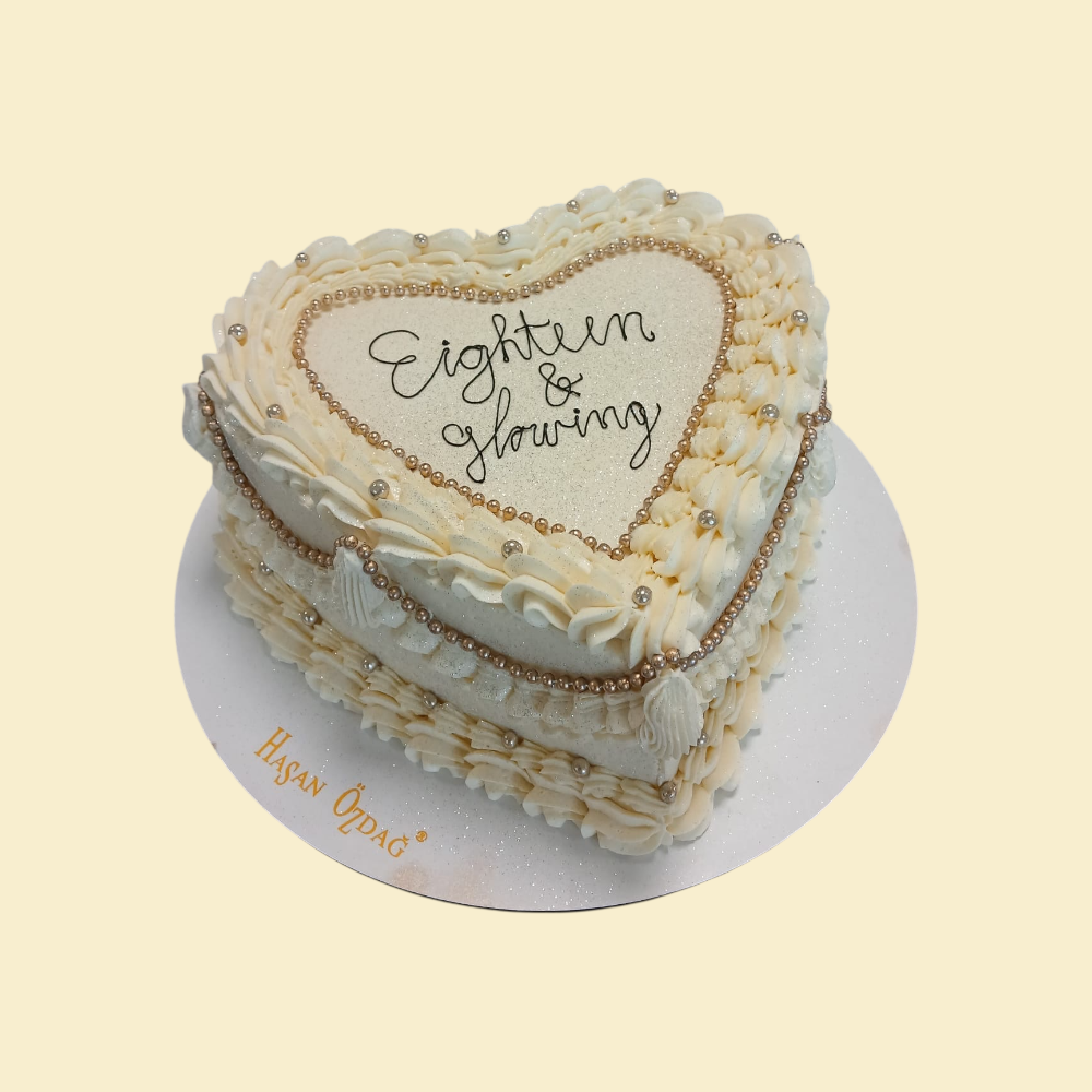 Herzform Torte Eighteen and glowing
