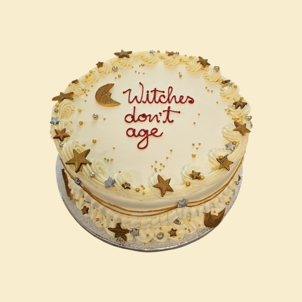 Witches Don’t Age Torte – mit Sternen & Golddeko