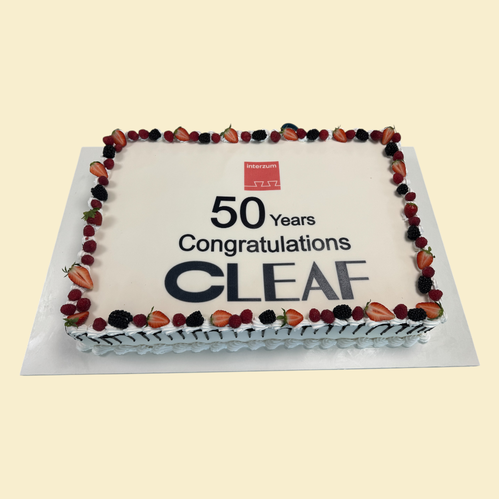 Firmentorte „50 Jahre CLEAF“ – Jubiläumstorte mit Fondantdruck & Früchten
