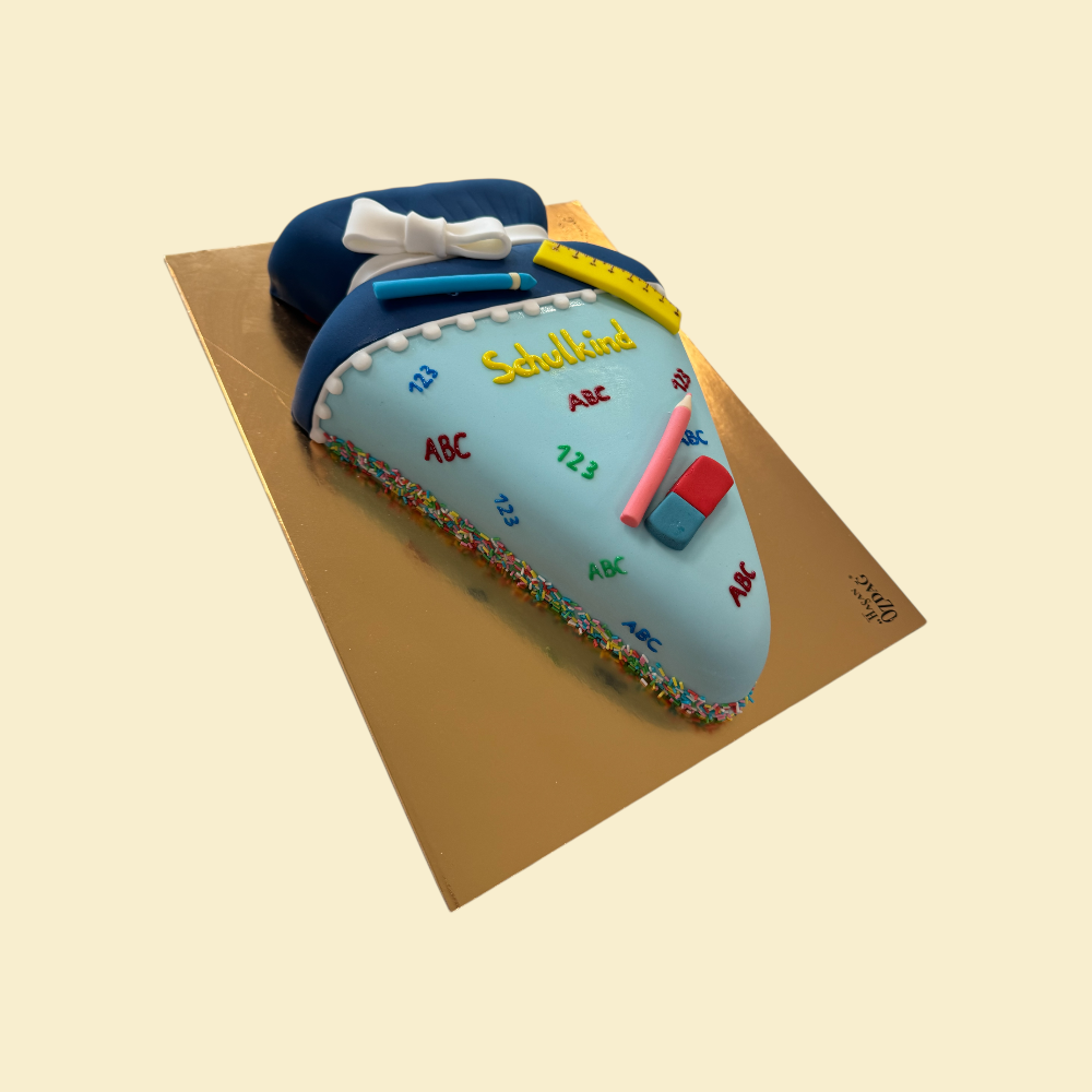 Schultüten-Torte zur Einschulung (hellblau)