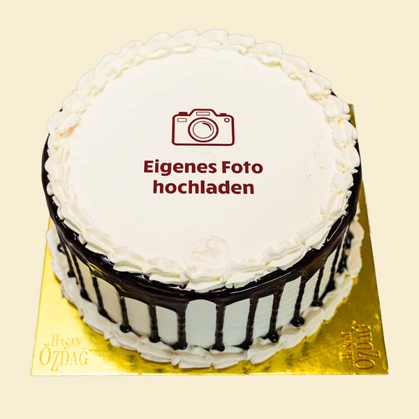 Runde Foto-Torte mit Türkischer Sahne & Schoko-Drip – Individuell gestaltbar