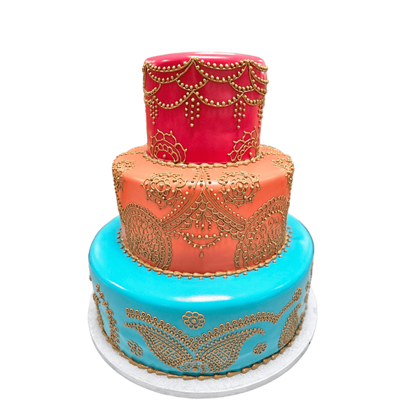 Hochzeitstorte Tricolor 3 stöckig mit Goldverzierungen Hochzeitstorte Tricolor 3 stöckig mit Goldverzierungen