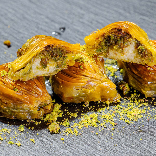 Midye Baklava mit Pistazien & Creme aus Köln