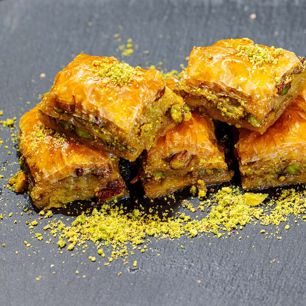 Hausgemachte Baklava mit Pistazienstücken aus Köln