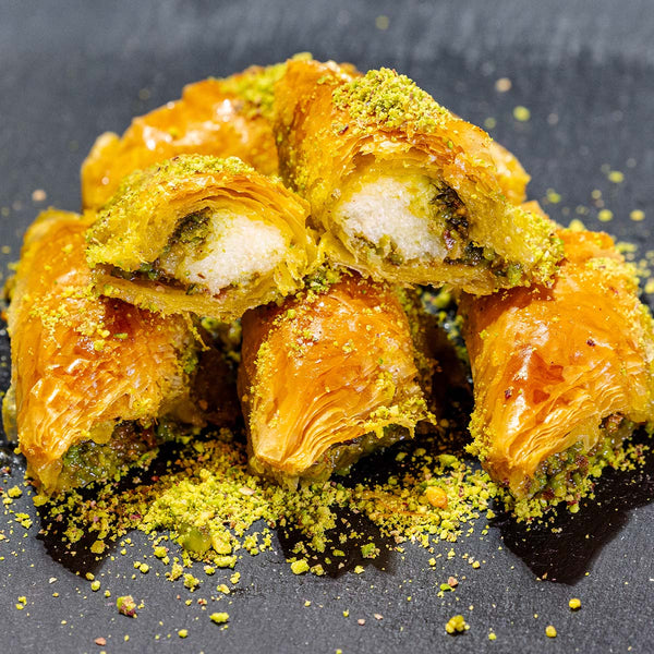 Söbiyet mit Creme & Pistazien aus Köln