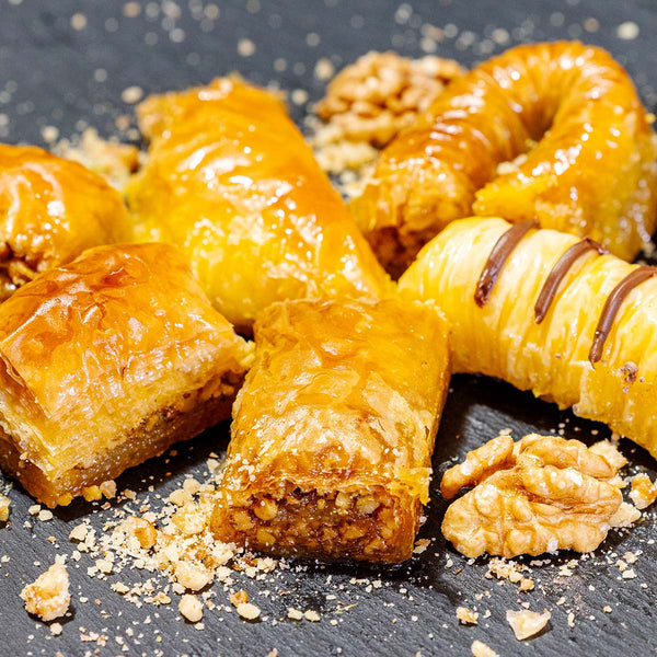 Orientalische Baklava Mischung aus Walnuss, Creme & Kokos in Köln