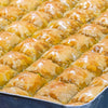 Cevizli Sultan Baklava – bol cevizli, el yapımı geleneksel tatlı.
