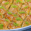 Klassisches Baklava in Karoform – mit Pistazien, handgemacht und traditionell zubereitet