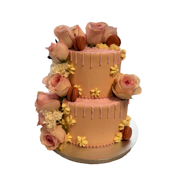 2 stöckige, rosa Torte mit Drip, Macarons und Rosen
